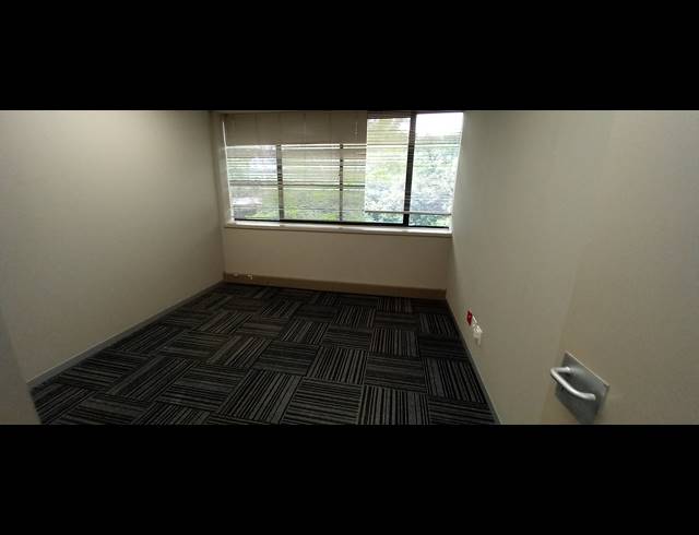 433M² OFFICE TO LET IN WOODMEAD
